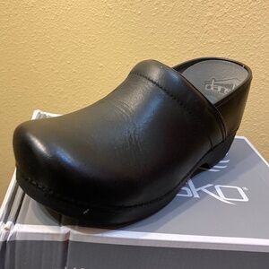XP 2.0 Dansko Mens Nubuck Black Clog